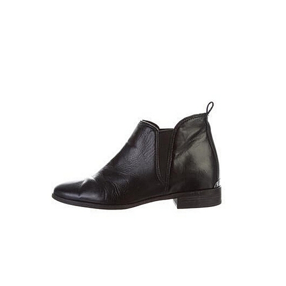 MICHAEL Michael Kors Shoes - Michael Kors Black Leather Ankle Chelsea Boots Women’s Size 6